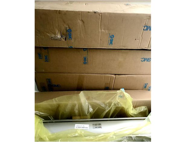 SMC 氣缸 MDBF125方形端蓋，大直徑拉桿型氣缸。